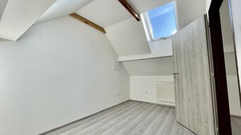 Pronájem podkrovního bytu 2+kk Uherské Hradiště  Jarošov - 2