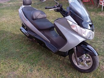 Suzuki Burgman 400 - 2