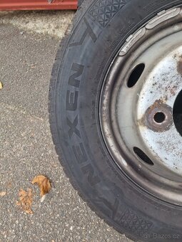 Renault Mascott , dvě kola s pneu 215/75R16C - 2
