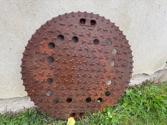 Šachtový kanalizační poklop litina - 2