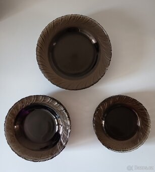 Sada talířů z kouřového skla, 17 kusů - 2