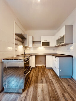 Pronájem bytu 1+1, Garážní, Moravská Ostrava, 8900 Kč/měs, 4 - 2