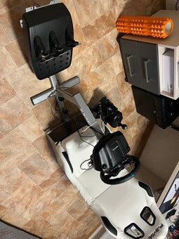 Volant Logitech G29, křeslo Playseat Evolution - 2