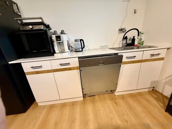 Prodám kuchyňskou linku 270 a 240cm - 2