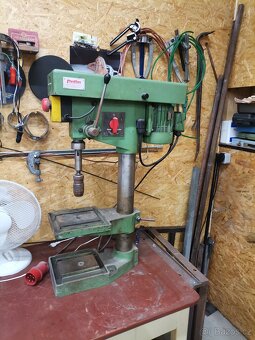 Prodám zachovalou vrtačku - 2