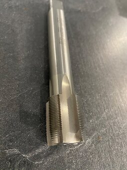 Závitník M25x1,5 - 2