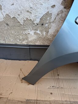 Prodám levy přední blatnik skoda rapid 2012/2015 - 2