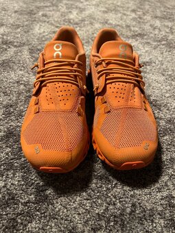 On Running, model Cloud, velikost 38,5 - 2