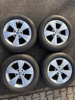 Originál alu Škoda Octavia 3 a 4 New Velorum R16, 90% vzorku - 2