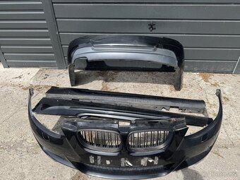 BMW E92 M-Paket set nárazníku blacksaphire - 2