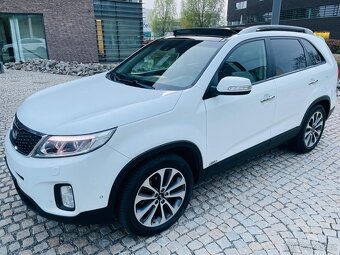 Kia Sorento 2.2D 4x4 AUT 7MÍST KAMERA VÝHŘEV TAŽNÉ SERVISKA - 2