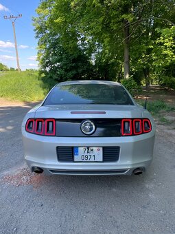 Ford mustang - 2