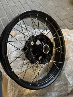 Přední kolo BMW GS 1250/1200LC. - 2