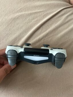 Ovladač na ps4 - 2