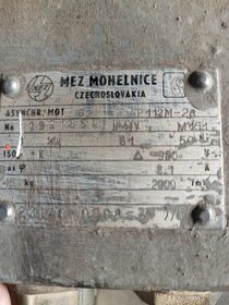 Motor a řemenice - 2