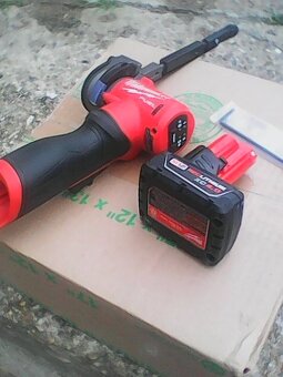 MILWAUKEE M12 FBFL13-0 Aku pilník + baterie 4Ah - 2