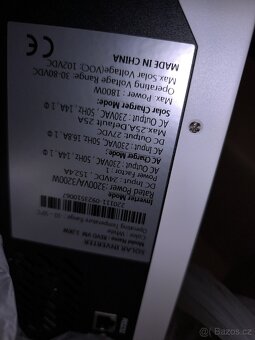 Hybridní měnič napětí REVO VM3200-24 - 2
