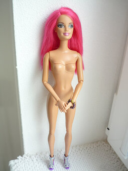 Barbie Swappin s náhradní vyměnitelnou hlavičkou - 2