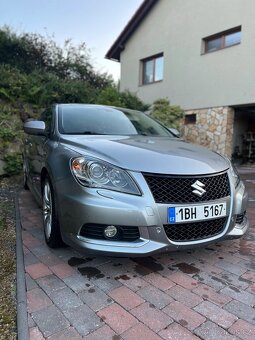 SUZUKI KIZASHI 2.4 4WD - 2