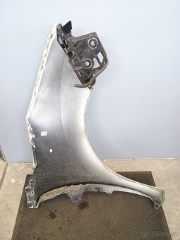 Levý přední blatník s držákem Peugeot 3008 - 2