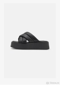 Kožené pANTOFLE Vagabond NA VYVÝŠENÉ PODEŠVI vel 37
- 2