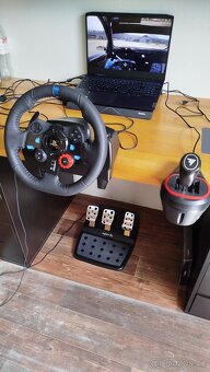 Volant (s pedály) + řadící páka - 2