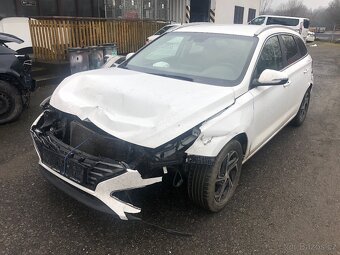 Hyundai I30 combi 1.5i facelift   KAMERA   POJÍZDNÉ - 2