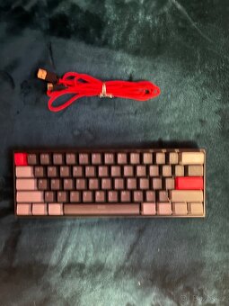 Prodám herní klávesnici značky yenkee - 2