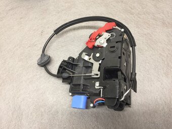 VW GOLF 5 03-08 - PRAVÝ ZADNÍ ZÁMEK DVEŘÍ CENTRÁL - 2