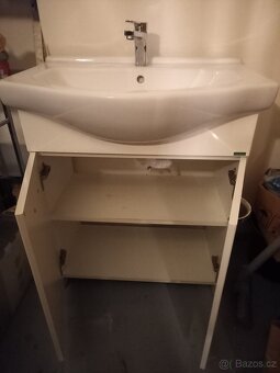 Umyvadlo se skřiňkou - 2