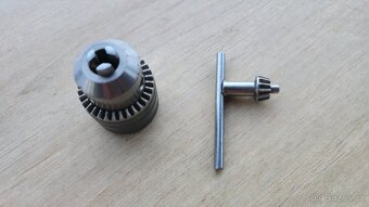 Kovová vrtací hlavička zubová s kličkou - 2