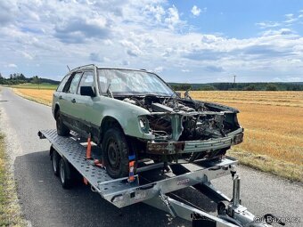 Mercedes Benz w124 250D díly - 2