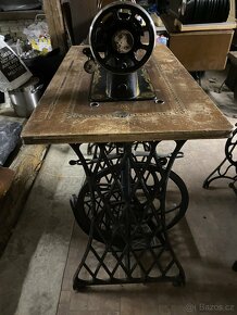 Šlapací šicí stroj - 2