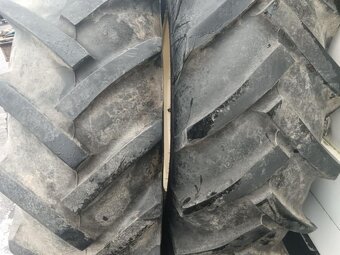 16,9-30  Dvě obutá kola Zetor - 2