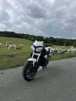 Triumph speed triple 1050 - 2