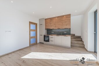 Prodej bytu se zahradou, Pardubice - Černá za Bory - 2