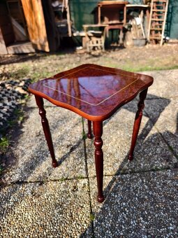 Odkládací stoleček / květinový - 2