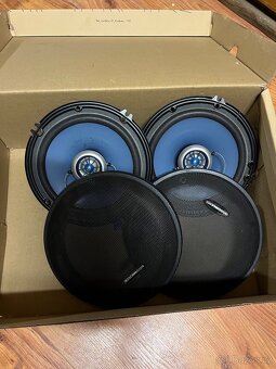 Reproduktory do auta. - 2