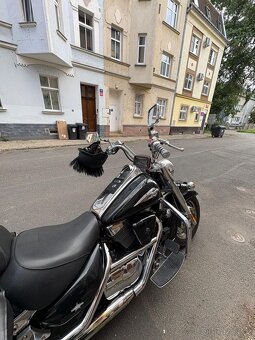 Suzuki Intruder - 2