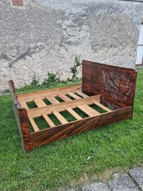Historická dřevěná dvoupostel - 2