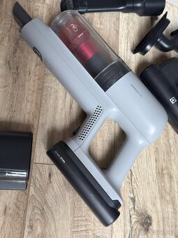 Electrolux 700 Animal EP71AB14UG – výkonný tyčový vysavač - 2