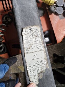 Elektricky paletový vozík. - 2