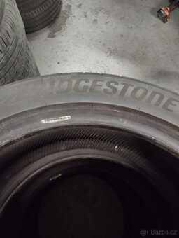 Bridgestone 235/45 R18 - 2