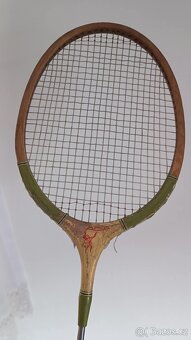 Staré dvě badmintonové pálky Artis - 2