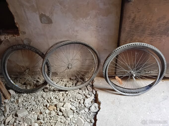 Přední cyklo kolo s pláštěm a duší - 2