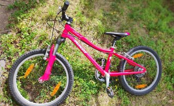 Specialized Hotrock dívčí kolo 20" - 2