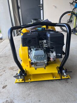 PRODÁM NOVOU vibrační desku Wacker Neuson L6T 65FG45 - 2