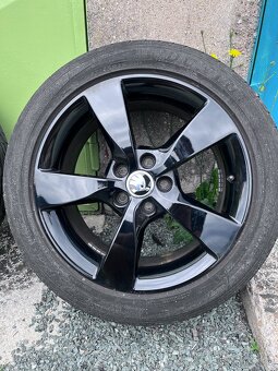 16" alu kola Škoda s letním pneu 215/45 R16 86H - 2