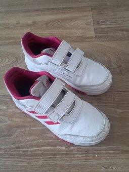 Dívčí boty Adidas pěkný stav - 2