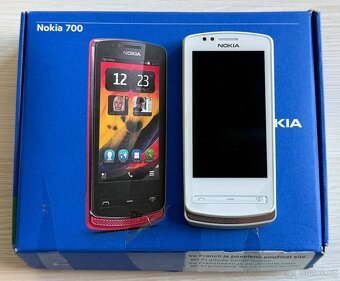 NOKIA 700 Silver/White - 2